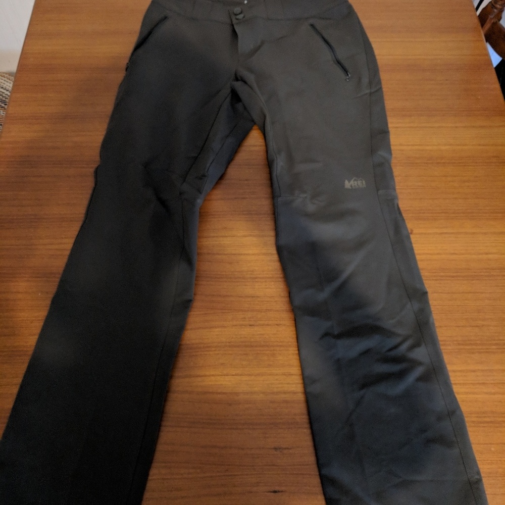 Water resistant hiking pants